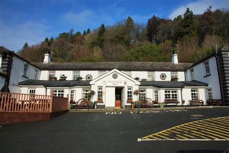Woodenbridge Hotel & Lodge